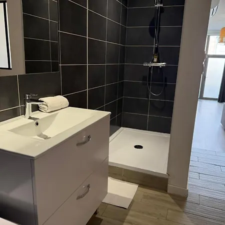 Apartment Le Loft - Ouvert, Salle De Bain Italienne, Ideal Couples *